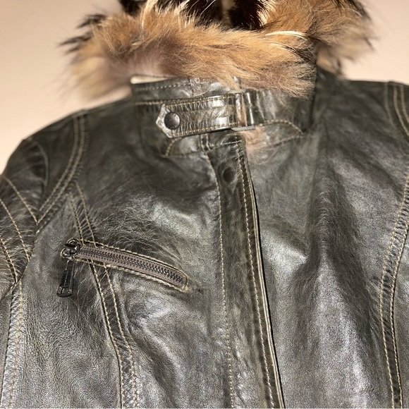 COPY - Brown leather bomber Jacket Collar trimmed with real rabbit! Gorgeous!! - Picture 10 of 13